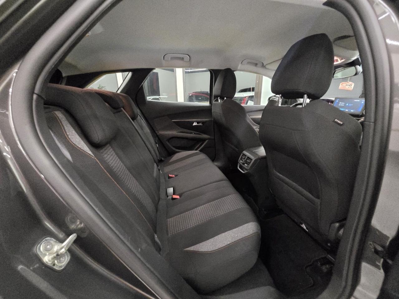 Peugeot 3008 BlueHDi 130 S&S Allure n1