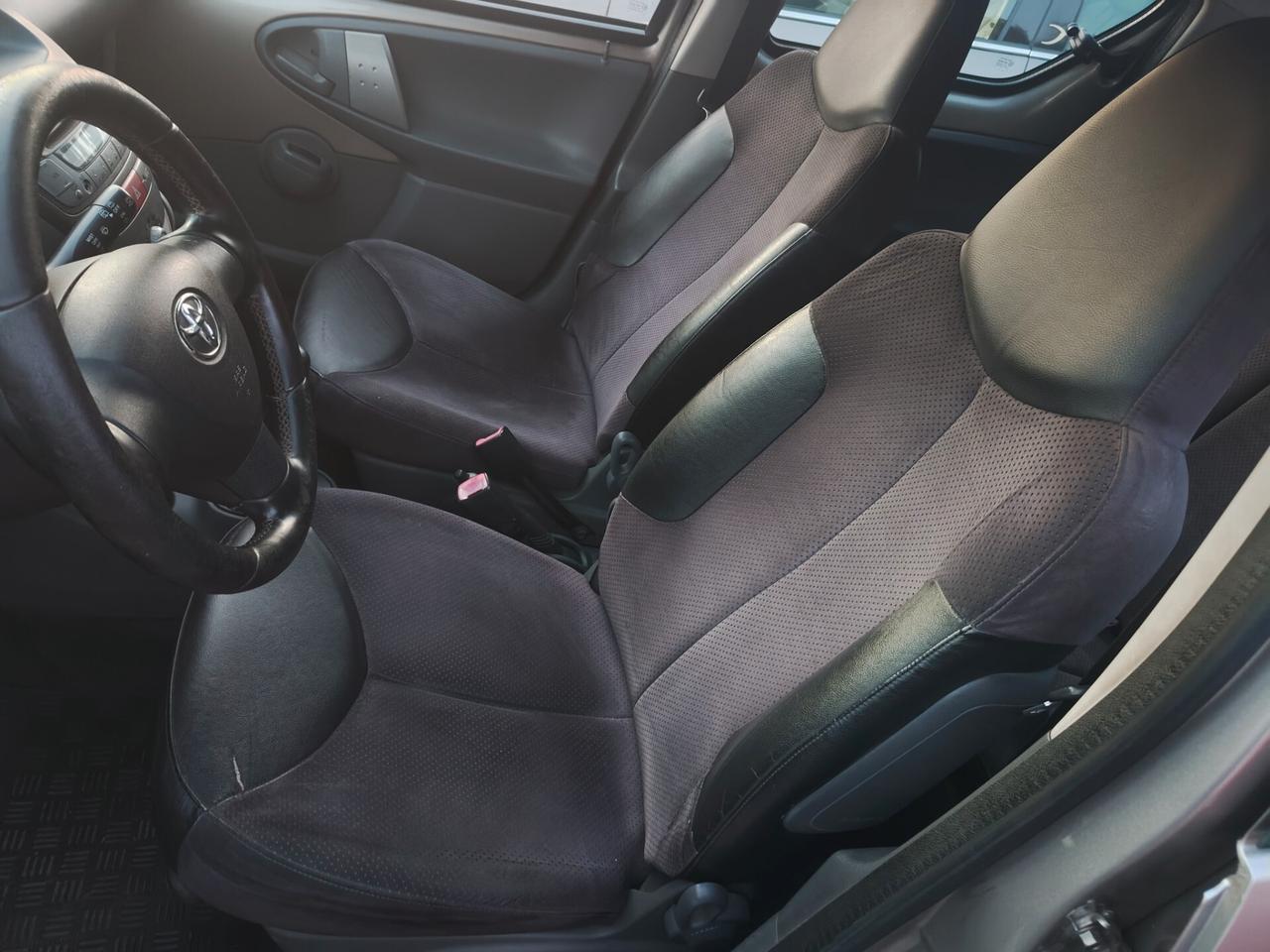 Toyota Aygo 1.0 12V VVT-i 5 porte Griffe