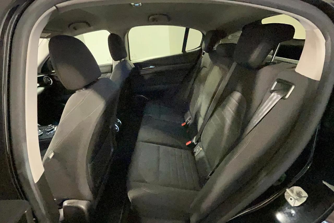 Alfa Romeo Stelvio 2.2 Turbodiesel 160 CV AT8 RWD Business