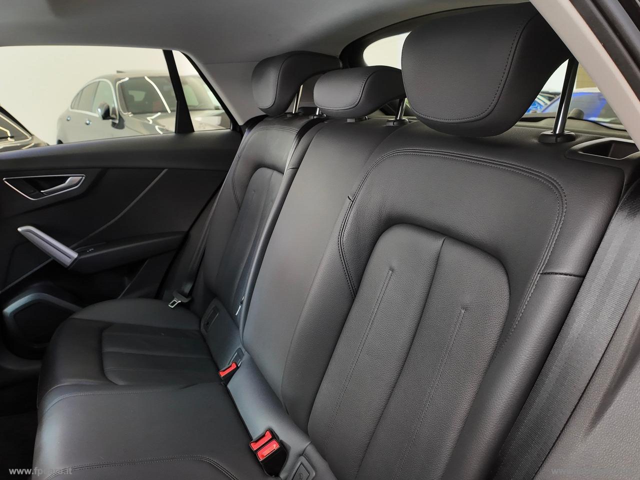 AUDI Q2 35 TDI quattro S tr. Identity Black
