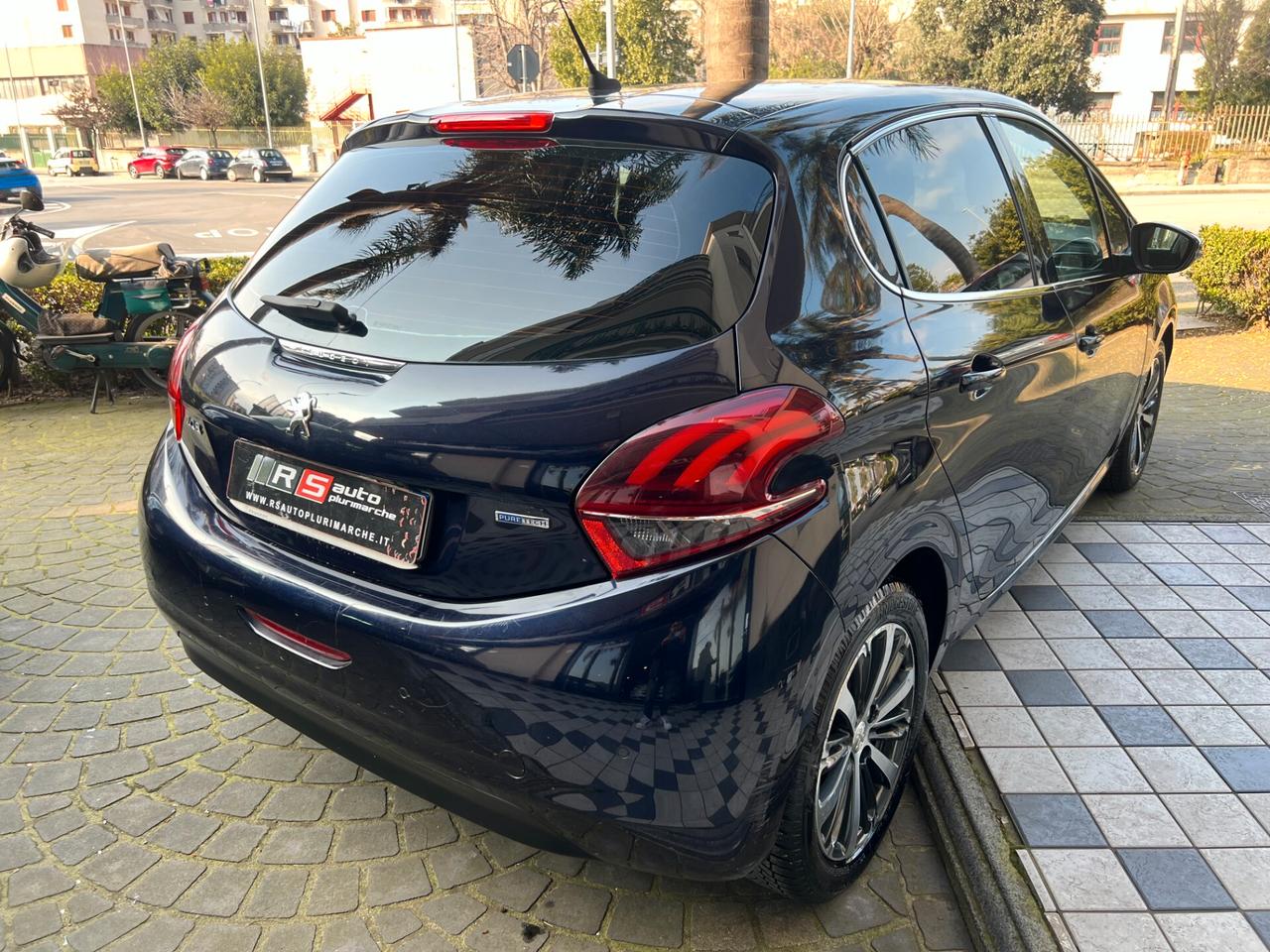 Peugeot 208 PureTech 82 5 porte Allure