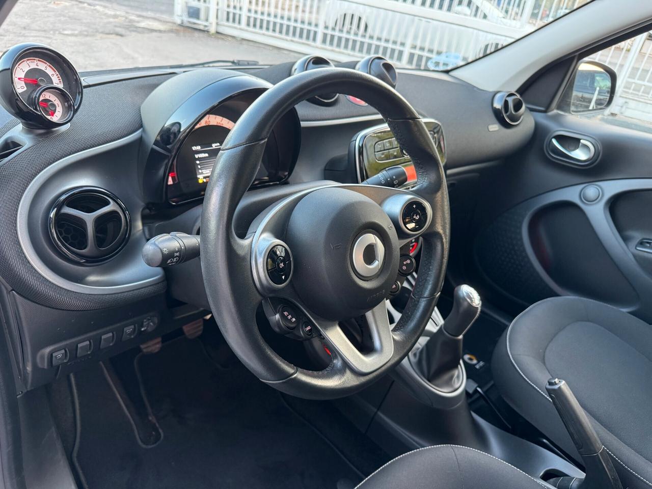 Smart ForFour 70 1.0 Passion 2018 LED