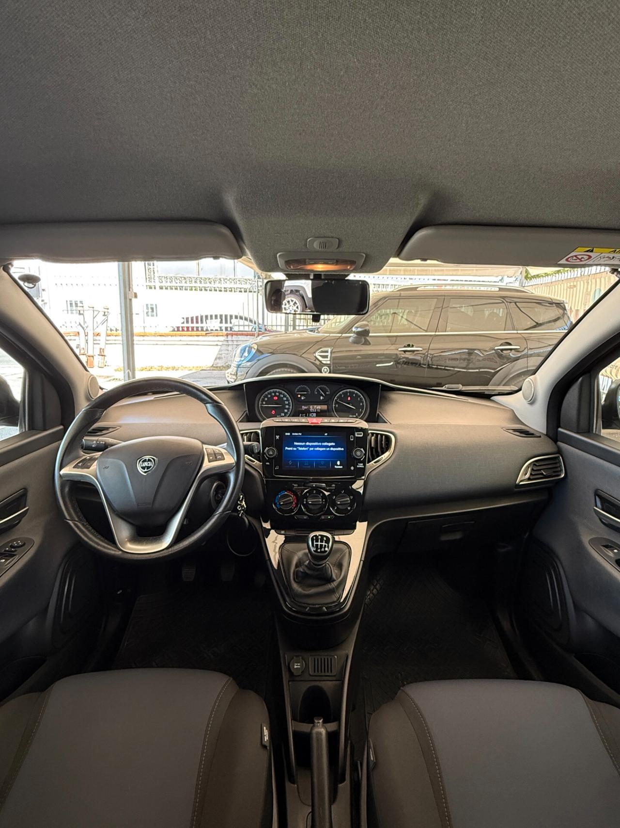 Lancia Ypsilon 1.0 FireFly 5 porte S&S Hybrid Ecochic Silver