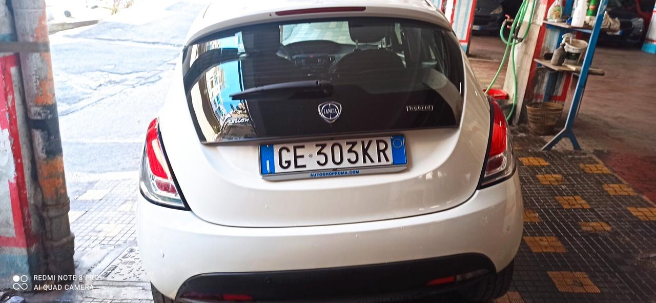 Lancia Ypsilon 1.0 FireFly 5 porte S&S Hybrid Ecochic Gold km 66.000