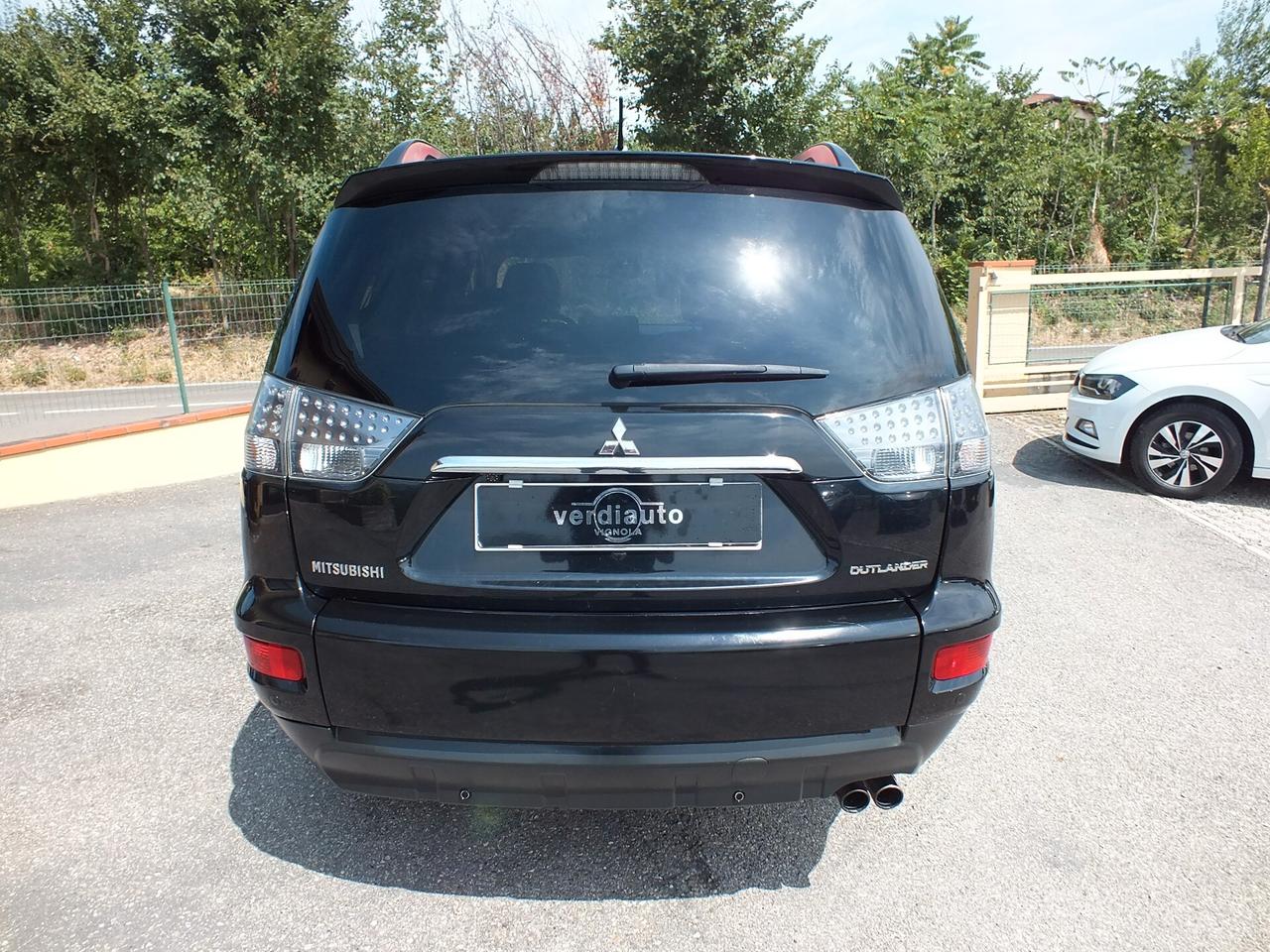 MITSUBISCHI OUTLANDER 155 CV 4X4-AUTOM. 7-POSTI UNIPROPRIETARIO!