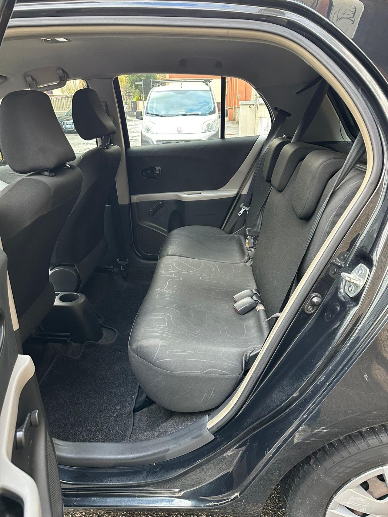 Toyota Yaris 1.0 5 porte Now