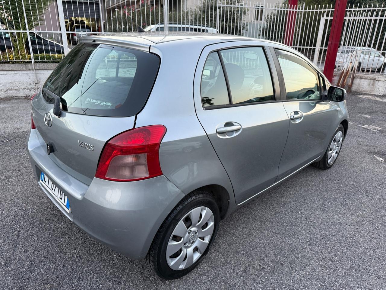 Toyota Yaris 1.0 5 porte Sol