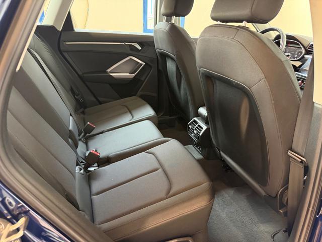 AUDI Q3 35 TDI S tronic Identity Black