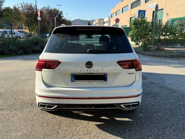 VOLKSWAGEN Tiguan 4 motion R-line 2.0 TDI 150 CV SCR DSG 4MOTION R-Line