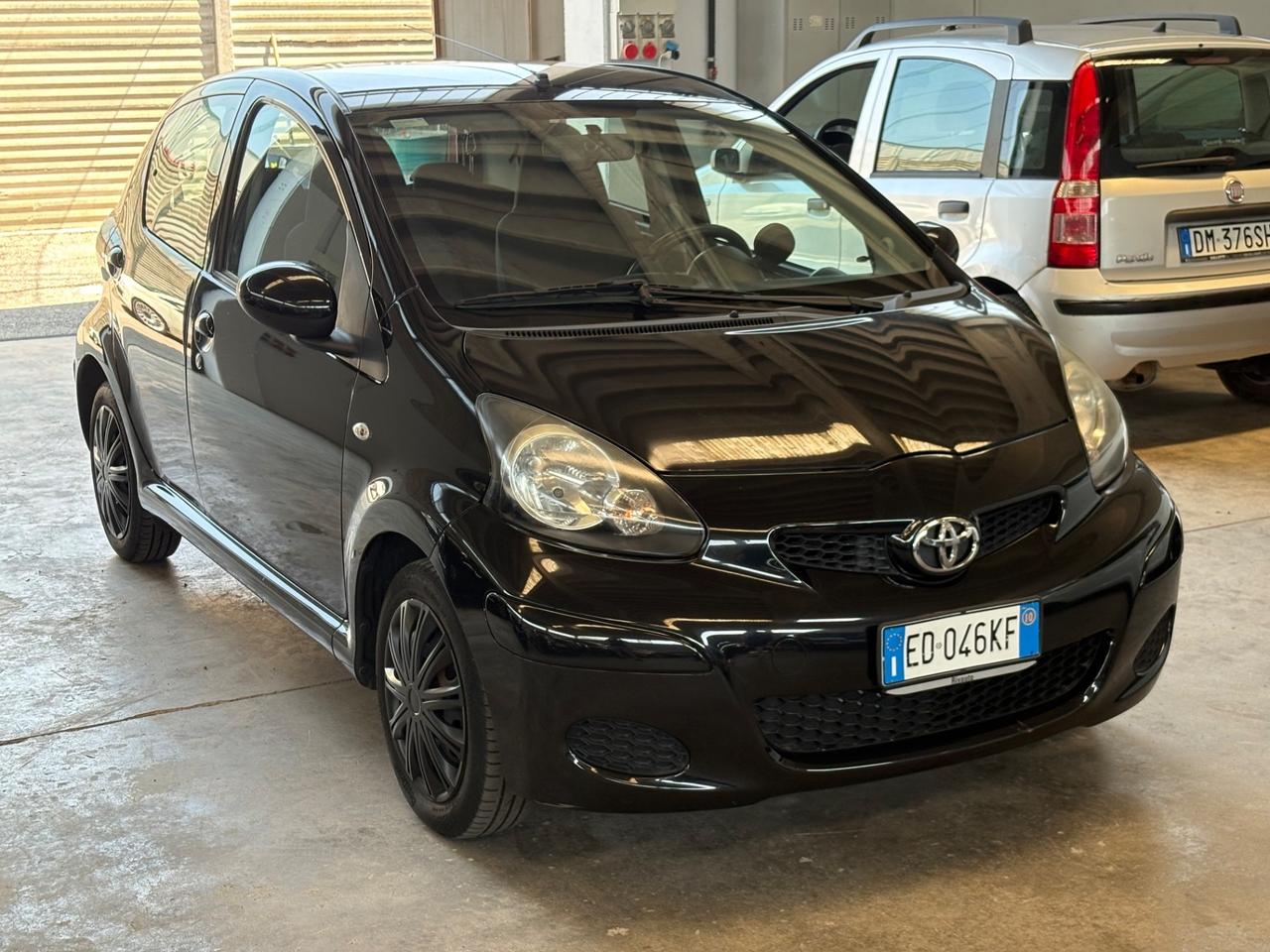 Toyota Aygo 1.0 12V VVT-i 5 porte Sol Red Edition