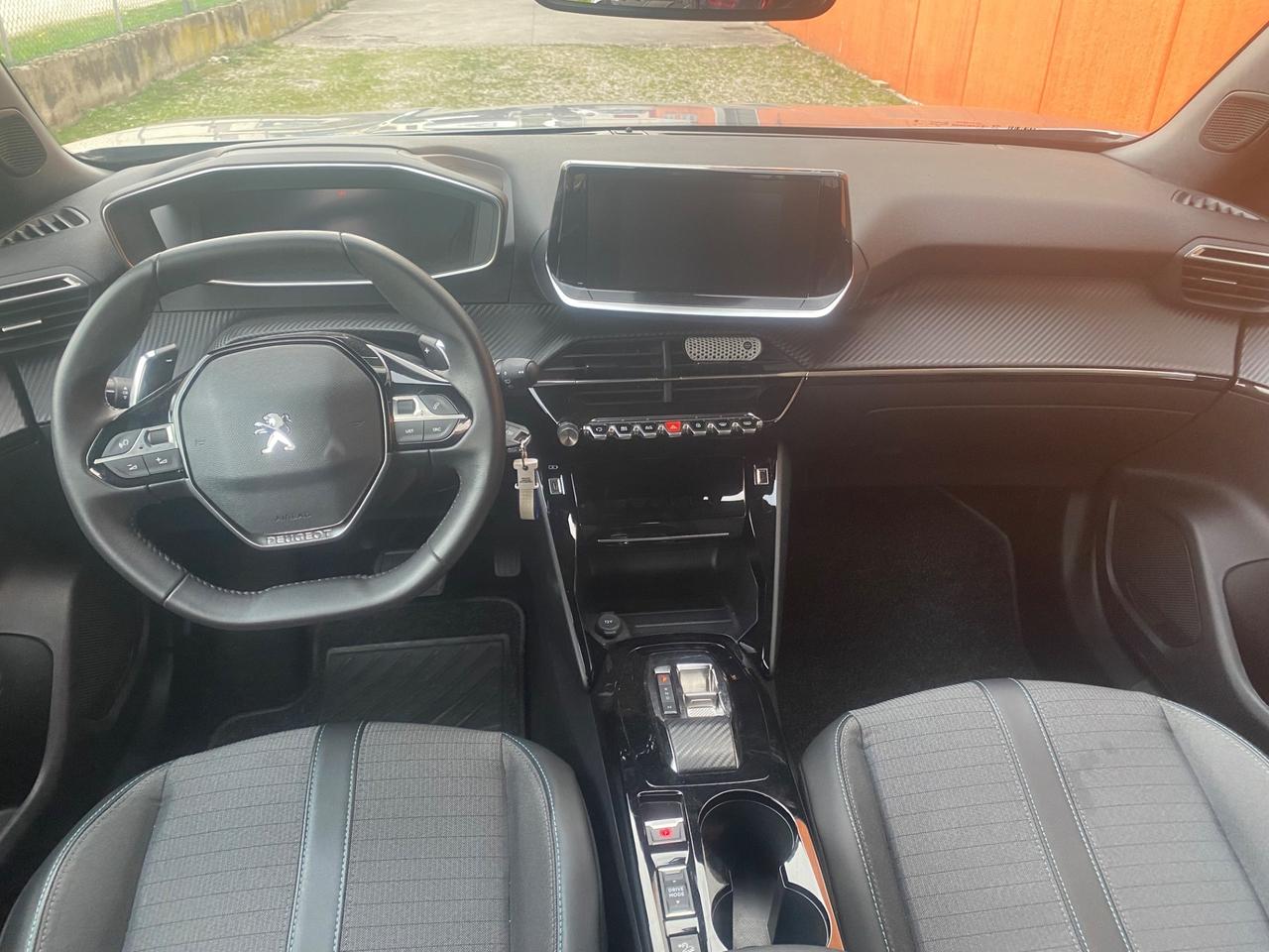 Peugeot 2008 Allure 2023 automatica