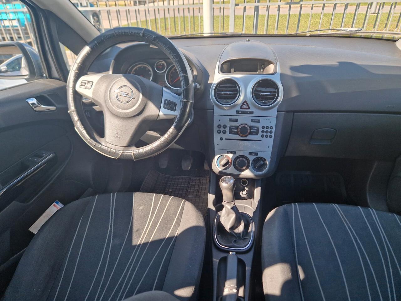 Opel Corsa 1.2 80CV 5 porte GPL-TECH Edition