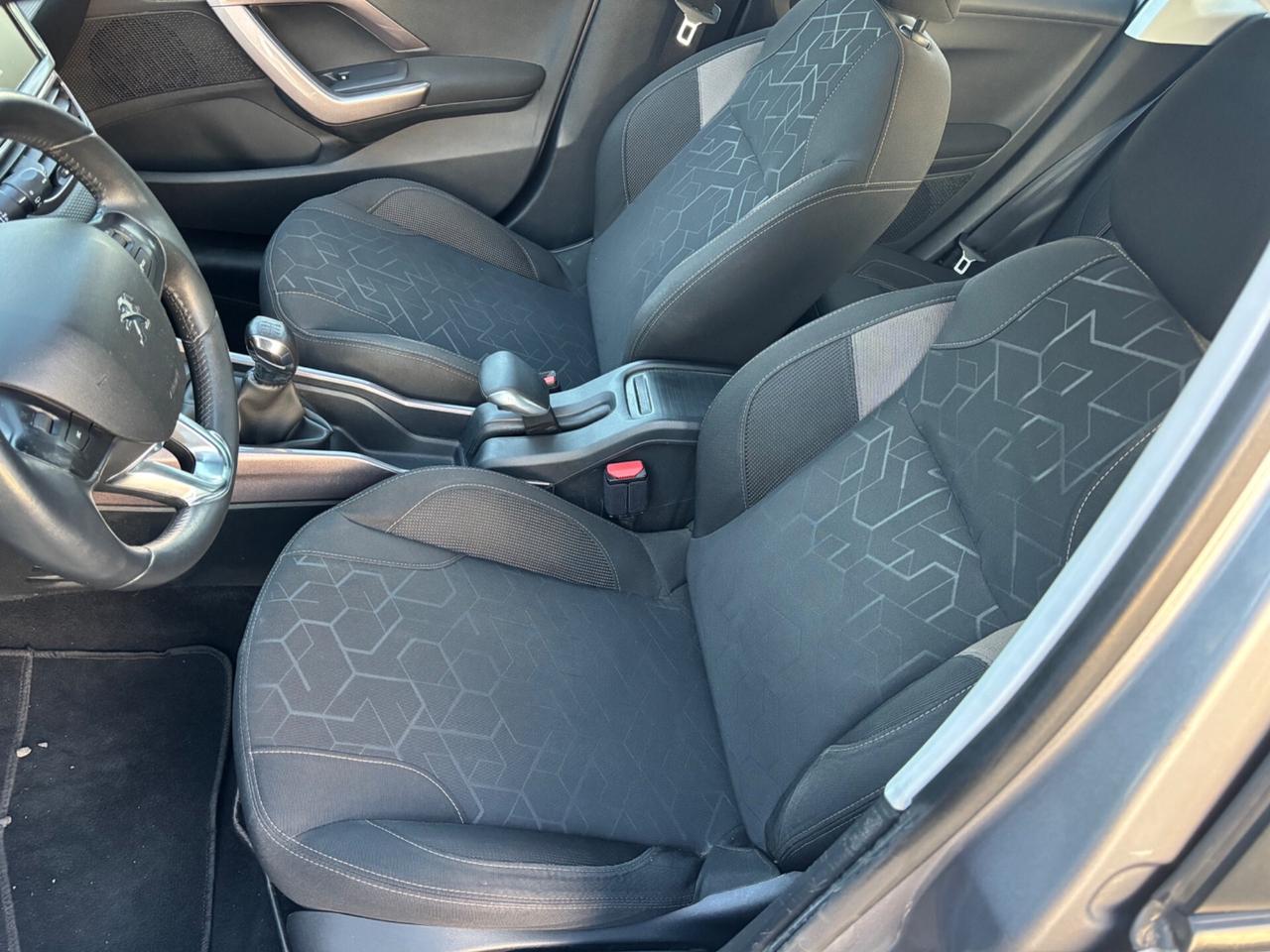 Peugeot 2008 1.6 hdi 92 cavalli Black Matt