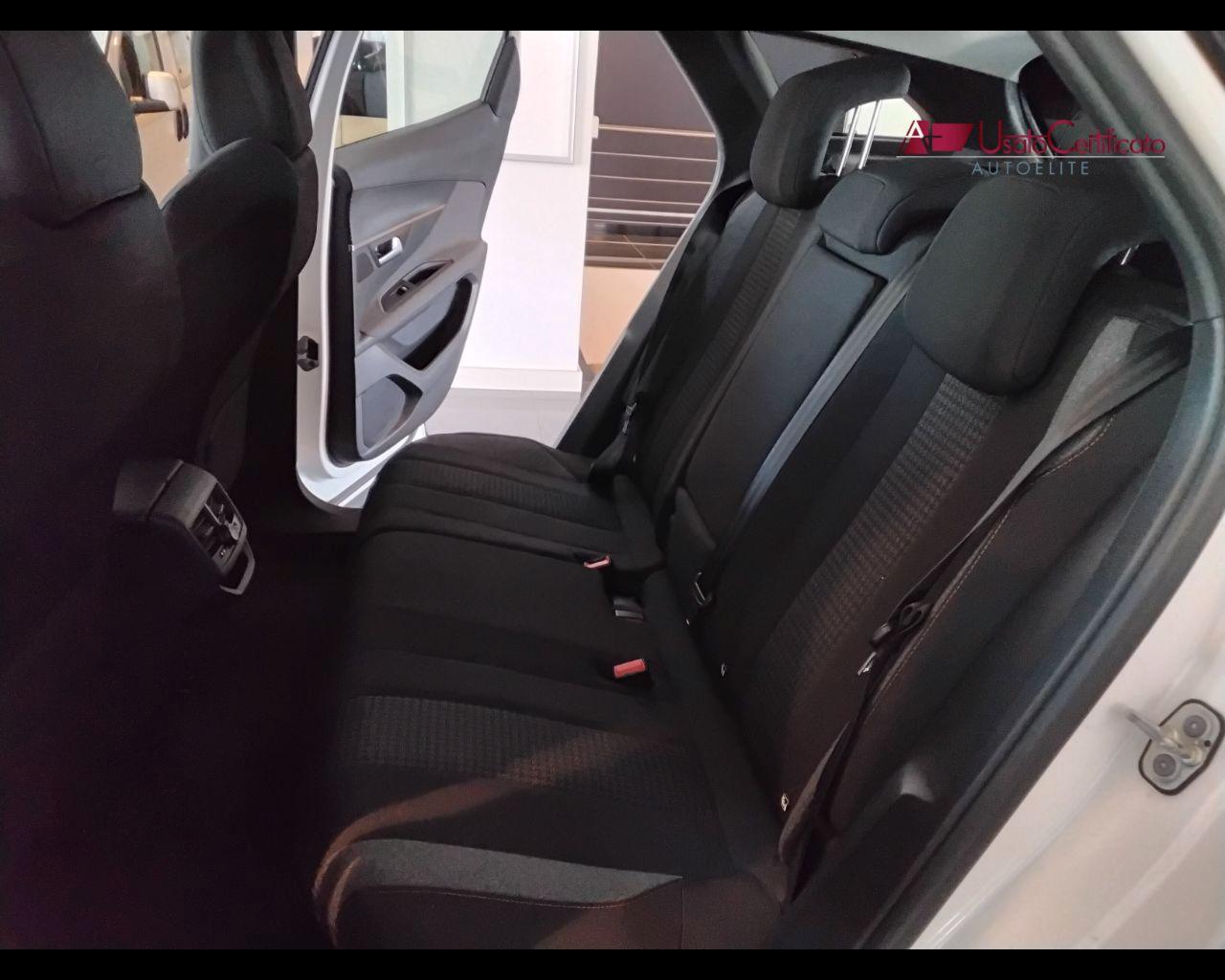 PEUGEOT 3008 BlueHDi 130 S&S EAT8 Active Business