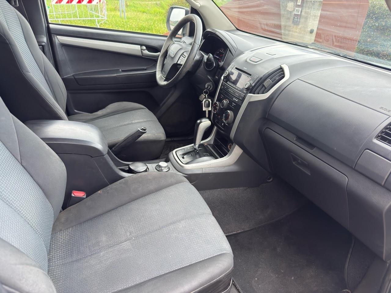 Isuzu D-Max 2.5 Crew Cab Solar Special 4WD