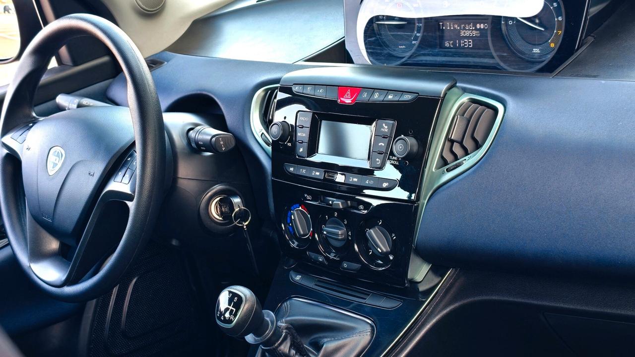 Lancia Ypsilon 1.0 FireFly 5 porte S&S Hybrid Alberta Ferretti