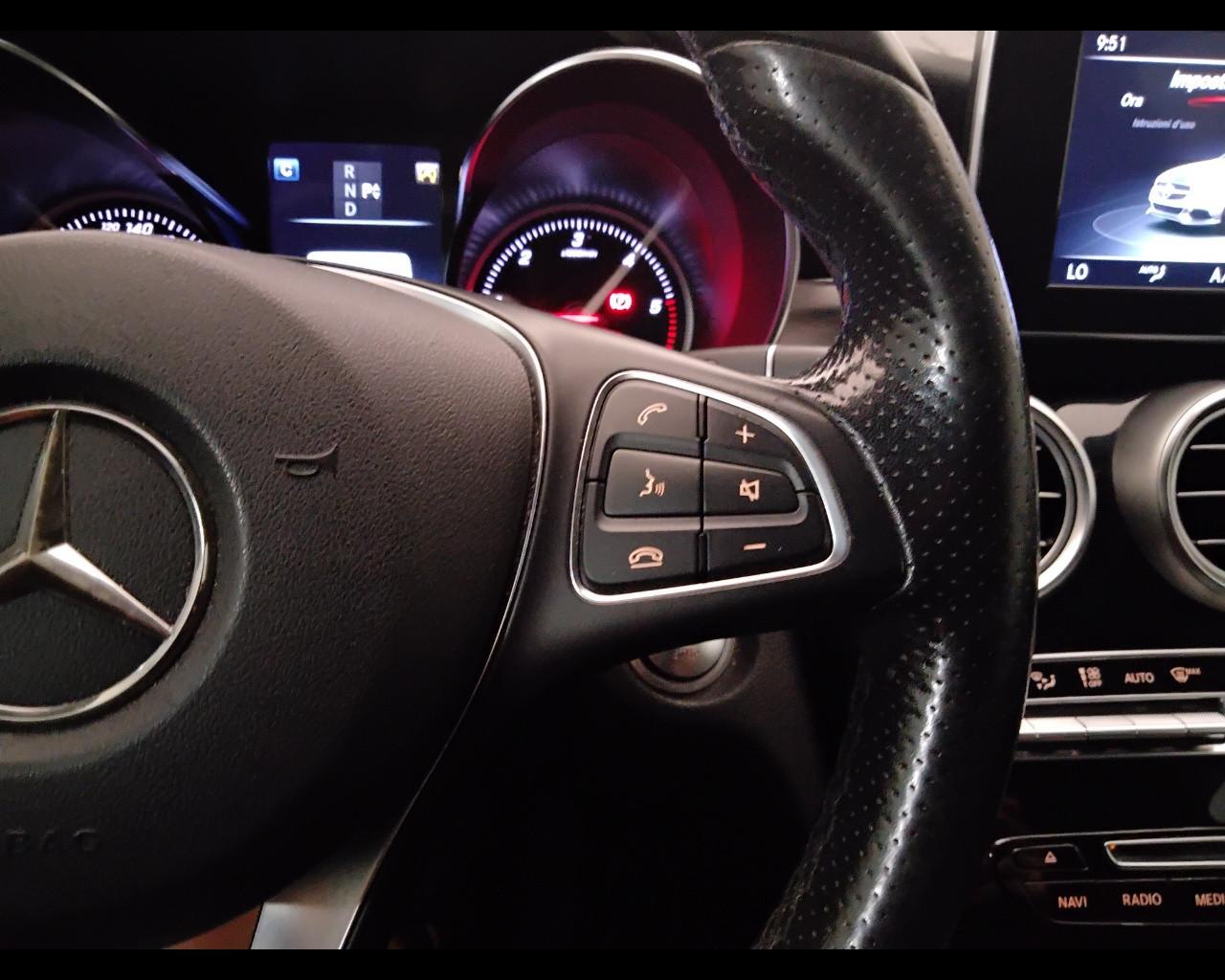 Mercedes-Benz Classe C-C205 2016 Coupe - C Coupe 220 d Premium 4matic auto