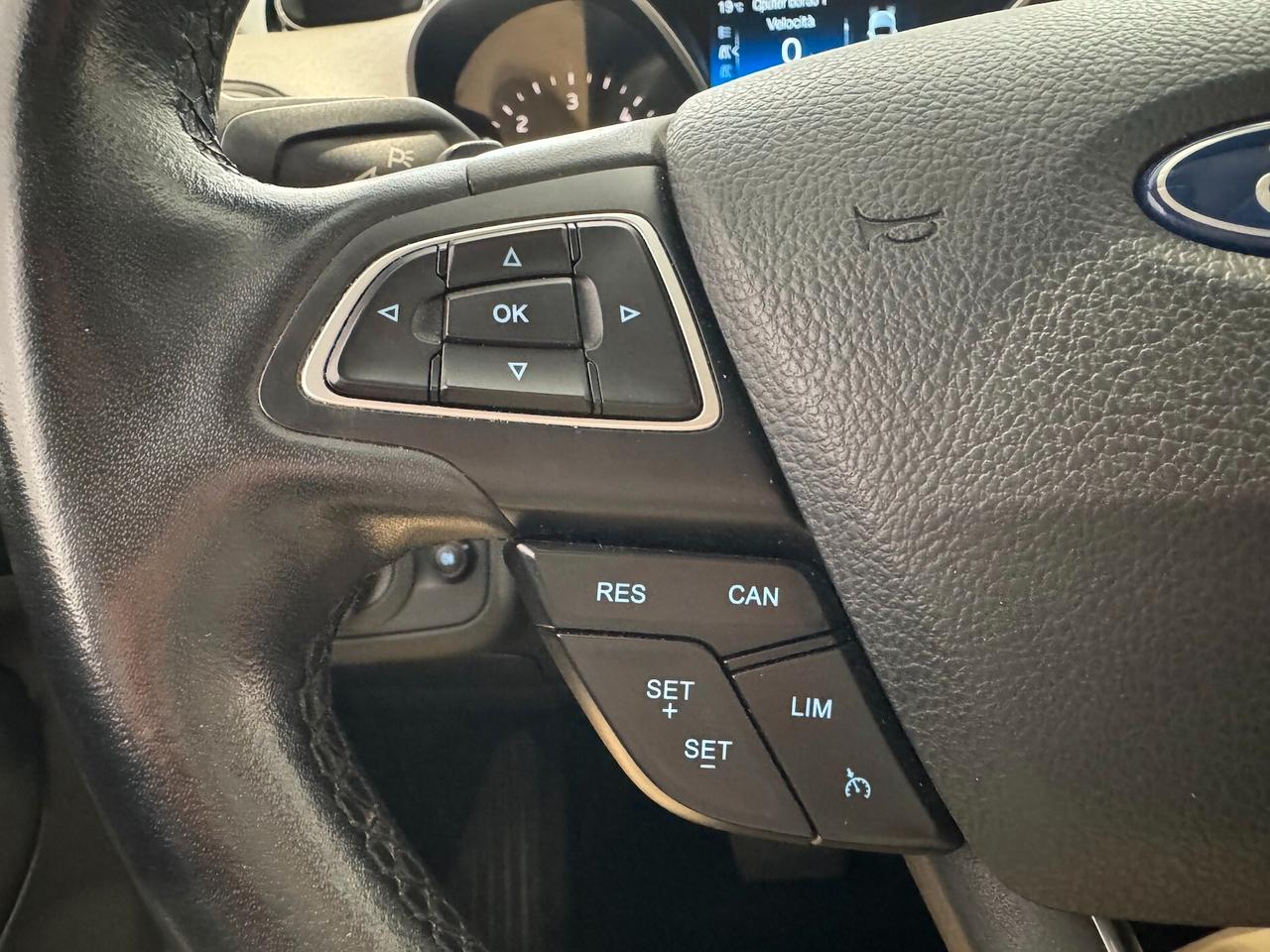 Ford Kuga 1.5 TDCI 120 CV S&S 2WD Powershift Business