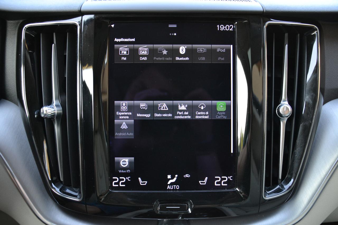 Volvo XC 60 2.0 B4 197CV HYBRID/DIESEL AWD **TETTO PELLE NAV**