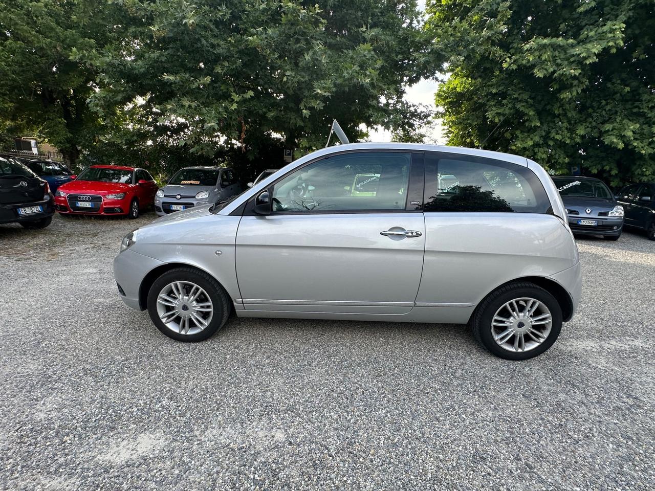 Lancia Ypsilon 1.2 69 CV Unyca