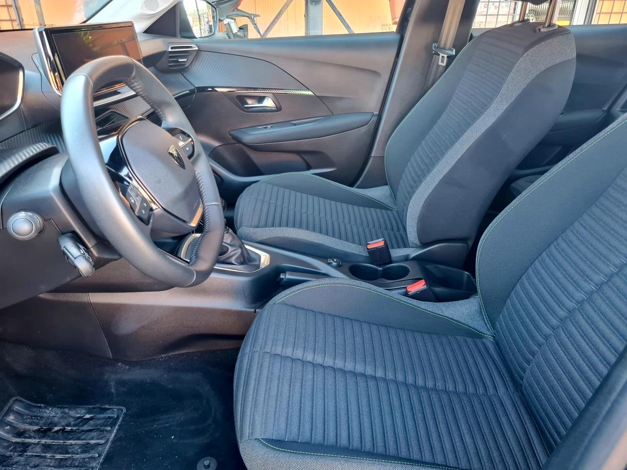 Peugeot 208 1.2 PureTech 100 *CARPLAY*PDC*