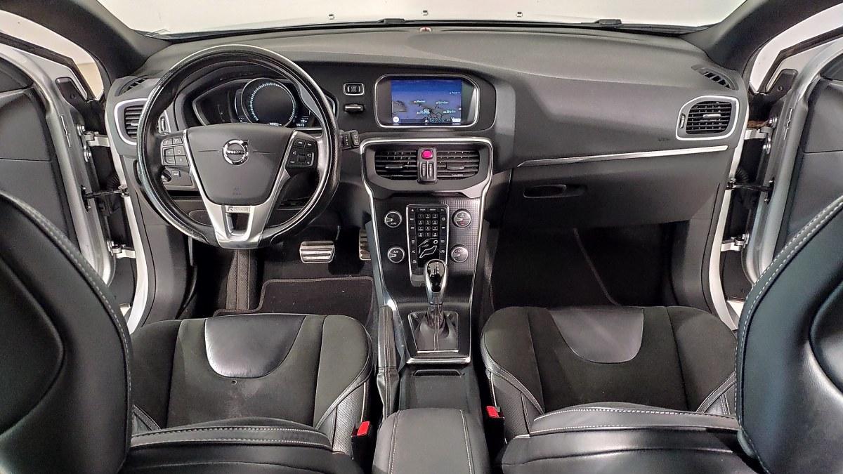 VOLVO V40 T3 Geartronic R-Design