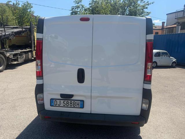 OPEL Vivaro 27 2.0 CDTI 120CV PC-TN Furgone Vetrato Bellissima