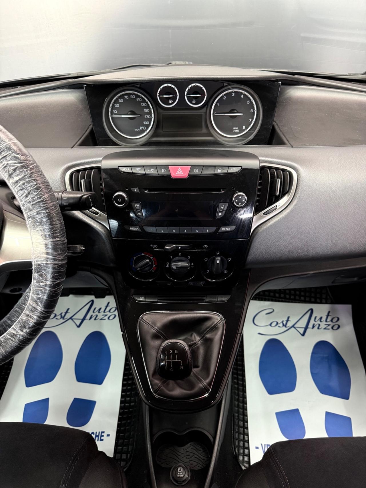 Lancia Ypsilon 1.2 Benzina 69 CV Platinum 2013