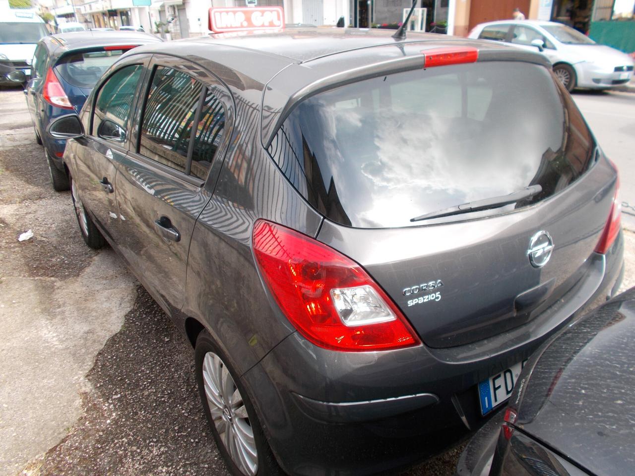 Opel Corsa 1.2 85CV 5 porte GPL-TECH Edition