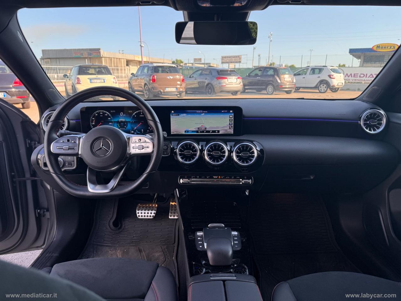 MERCEDES-BENZ A 180 d Automatic 4p. Premium
