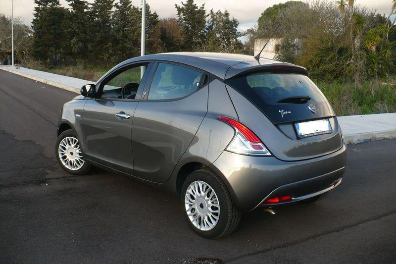 Lancia Ypsilon Ypsilon 1.2 69 CV 5 porte Silver