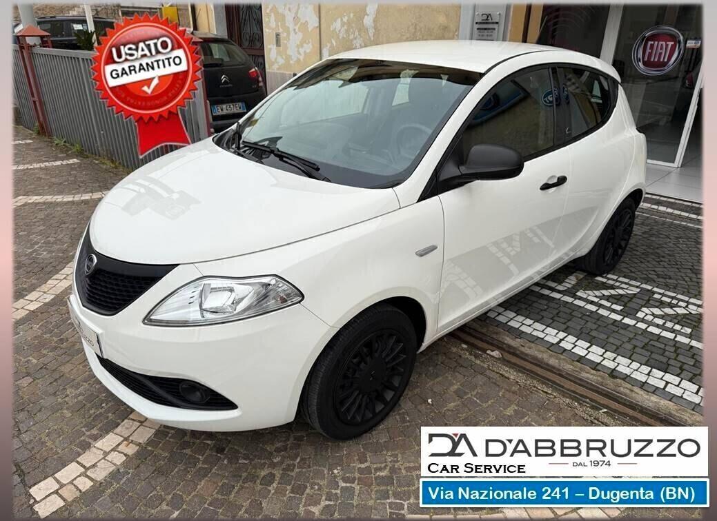 Lancia Ypsilon 1.0 FireFly 5 porte S&S Hybrid Ecochic Silver