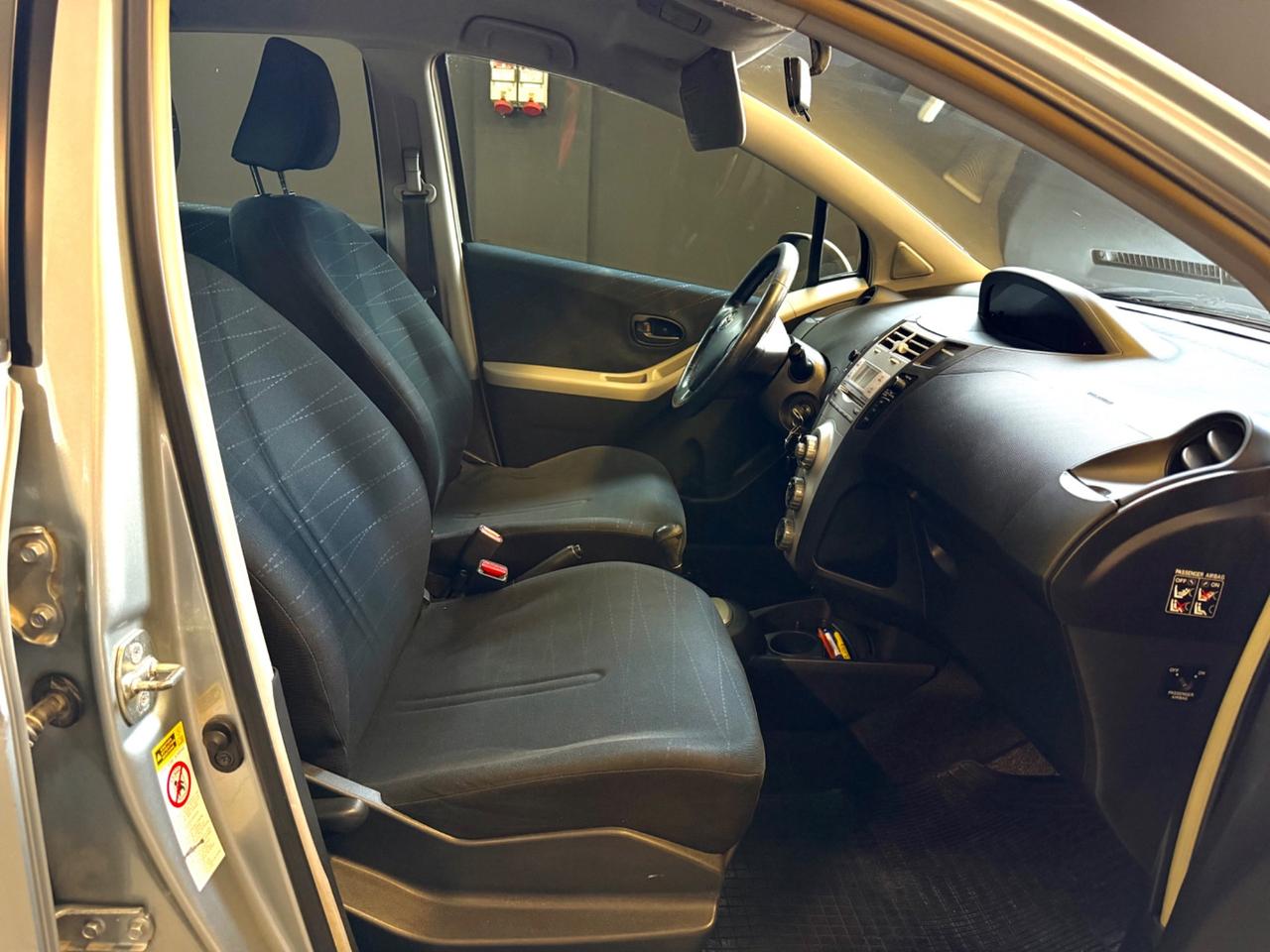 Toyota Yaris 1.3 Benzina - CAMBIO AUTOMATICO