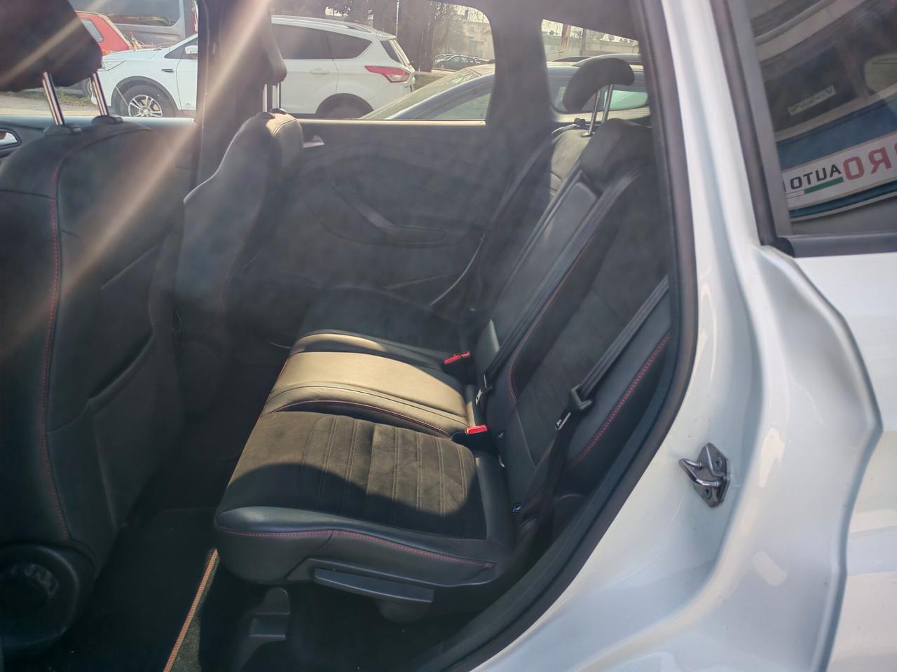 Ford Kuga 1.5 TDCI 120 CV S&S 2WD ST-Line