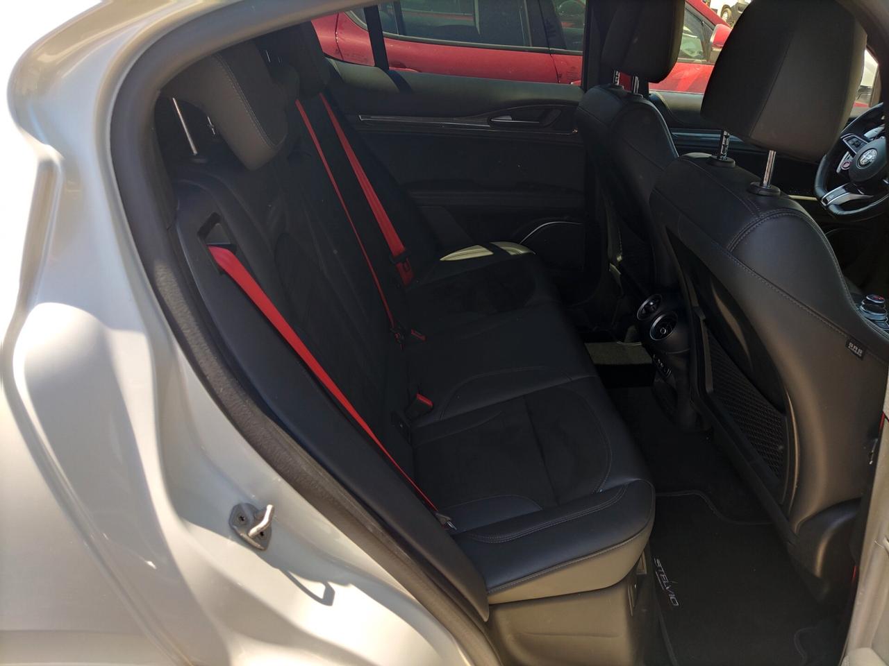 Alfa Romeo Stelvio 2.9 Bi-Turbo V6 510 CV AT8 Quadrifoglio