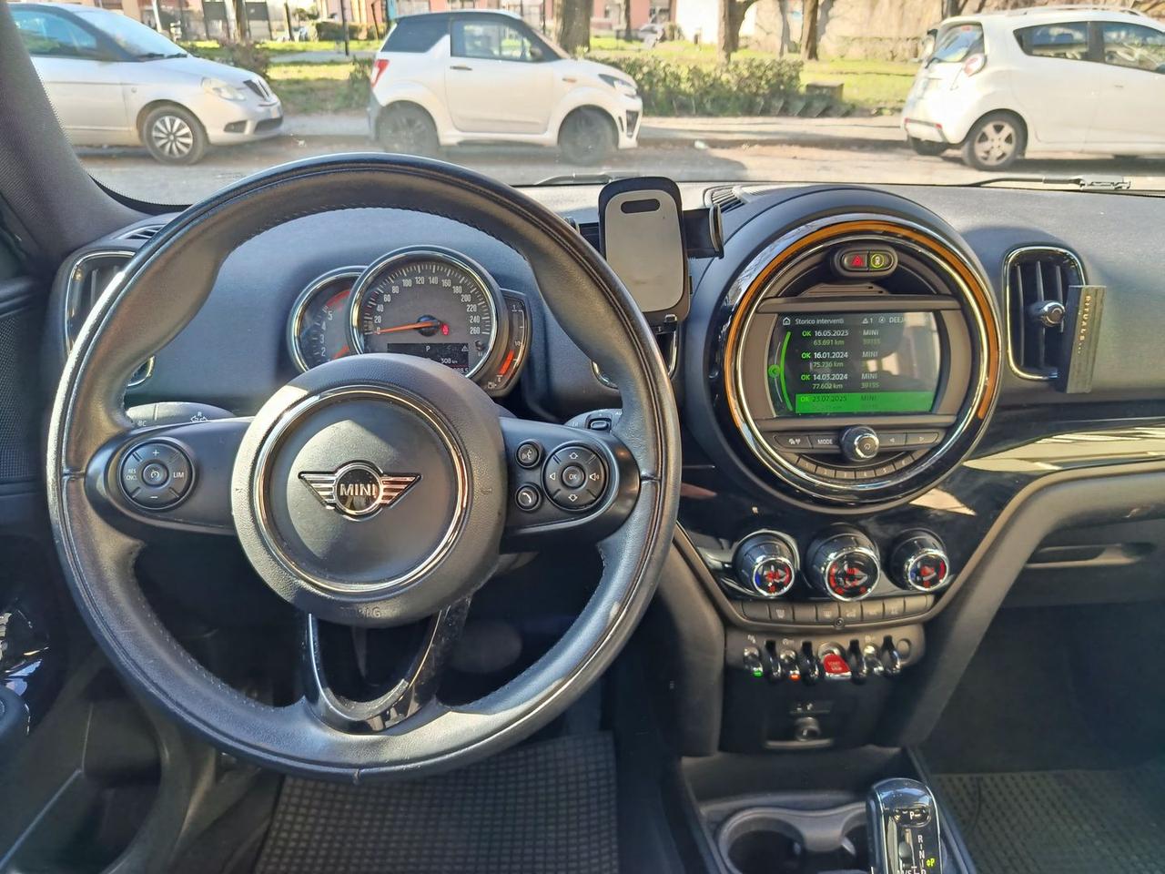 Mini Cooper Countryman Baker Street Edition #9408