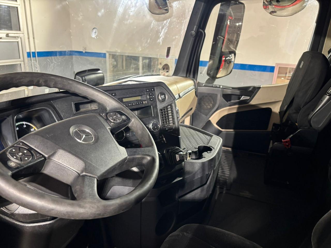 Mercedes Benz 1845 export