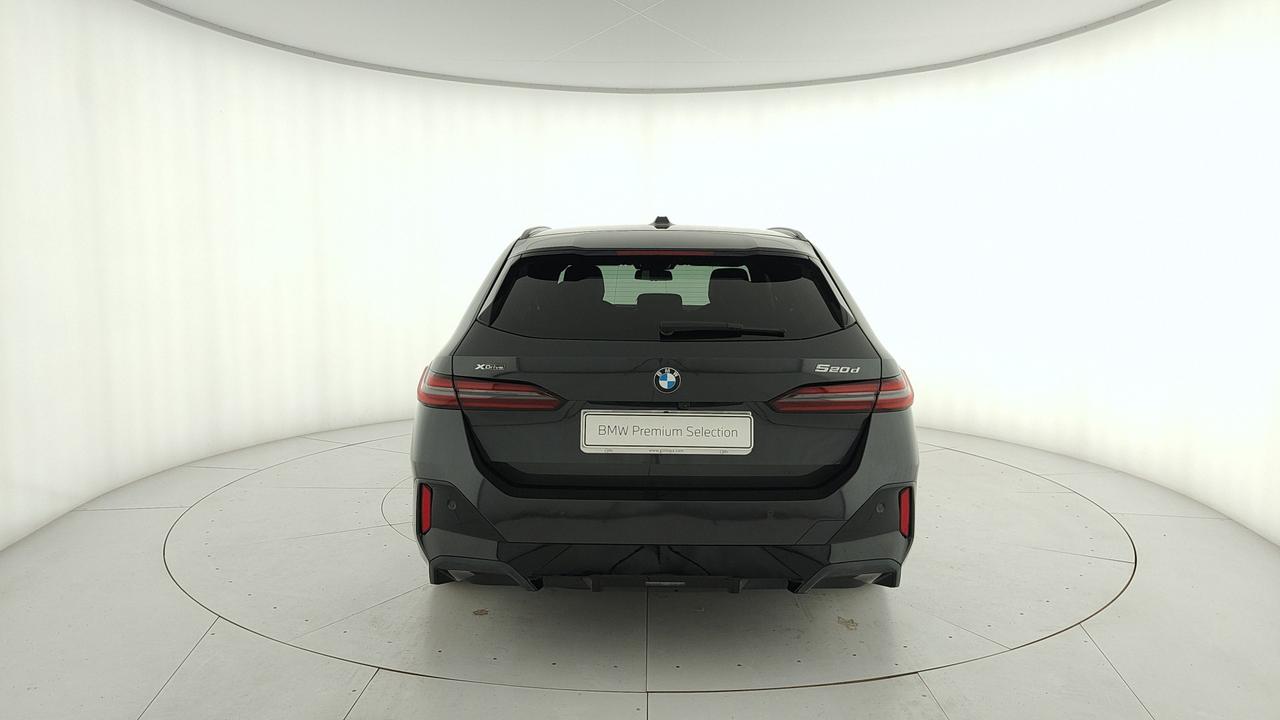 BMW Serie 5 G61 2024 Touring - 520d Touring 48V xdrive MSport Pro auto
