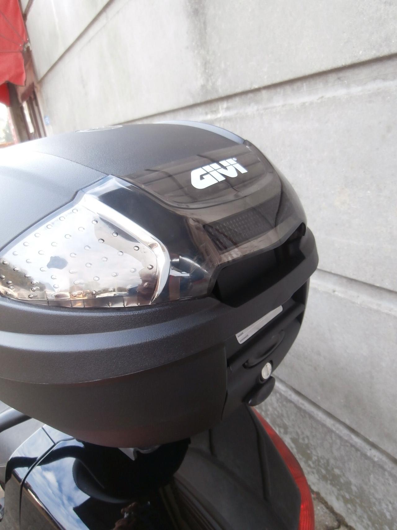 Piaggio X8 200 Passaggio incluso