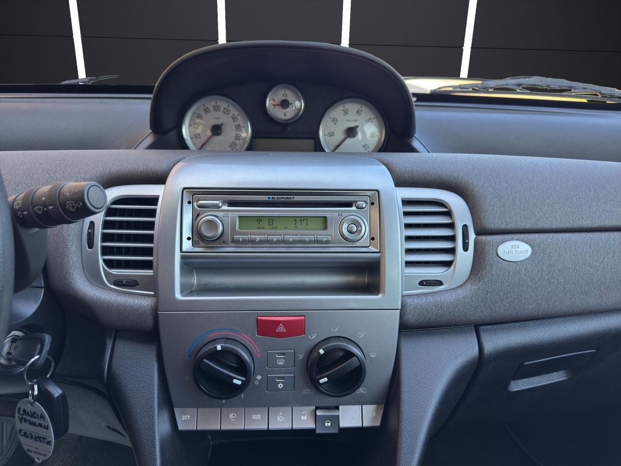 Lancia Ypsilon 1.2 Versus