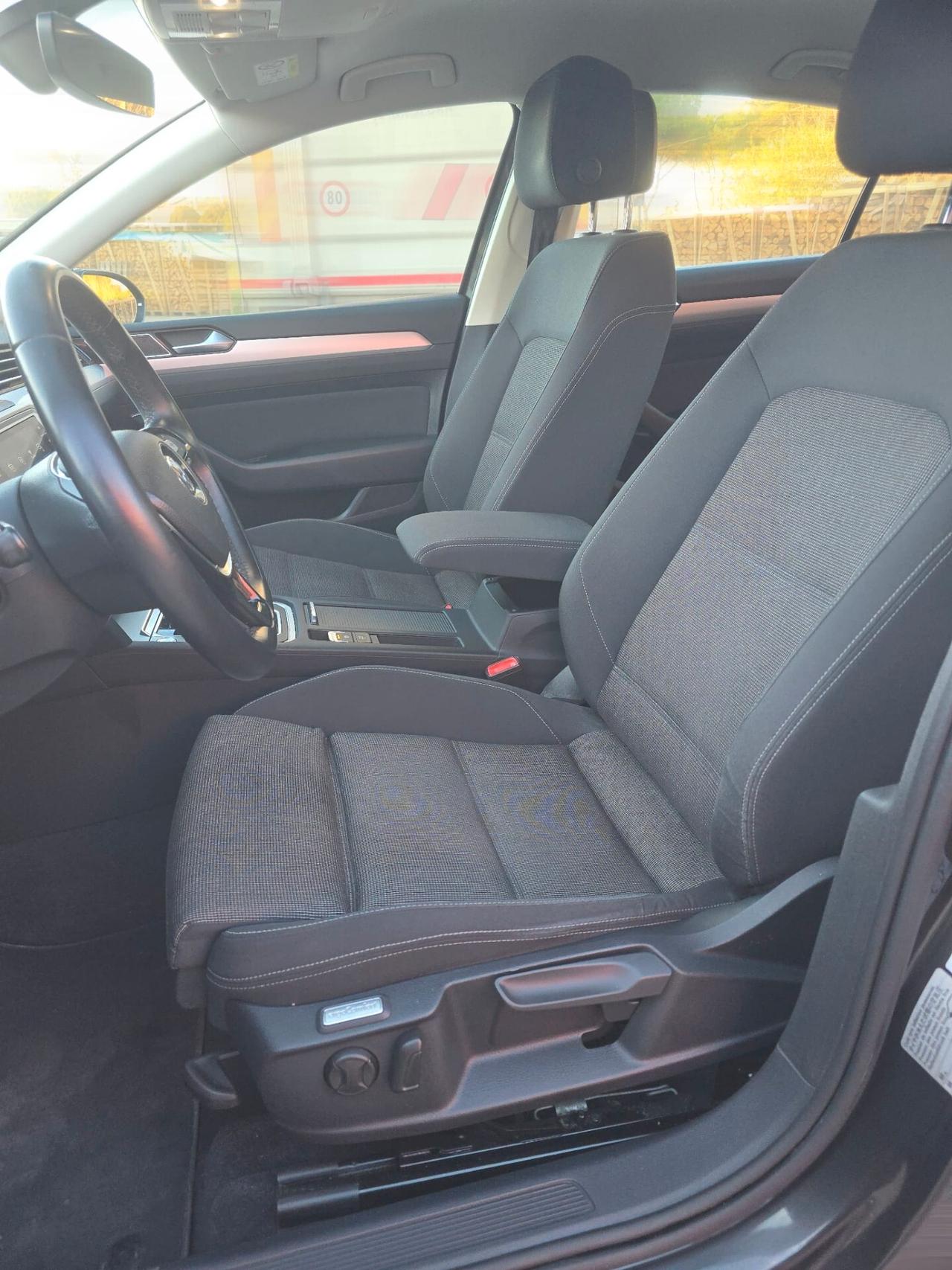 Volkswagen Passat 2.0 TDI DSG Comfortline Berlina