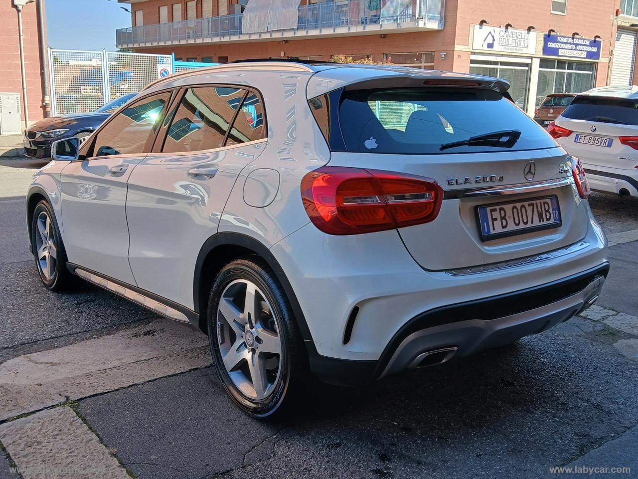 MERCEDES-BENZ GLA 200 d Automatic 4Matic Sport