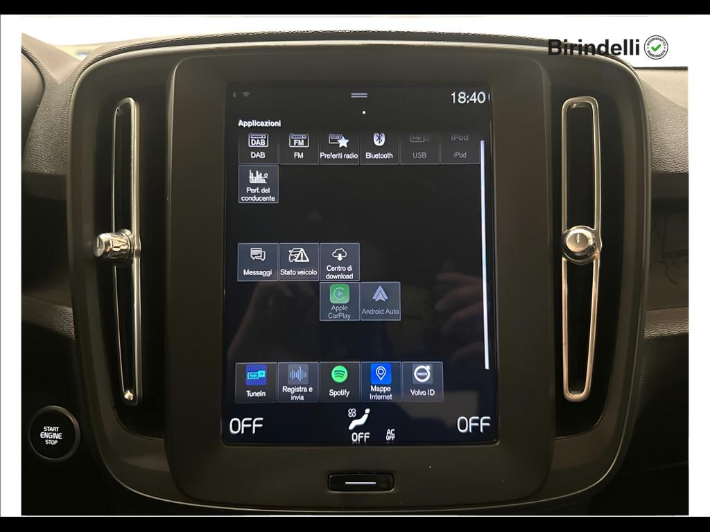 VOLVO XC40 (2017-->) - XC40 T2 Momentum