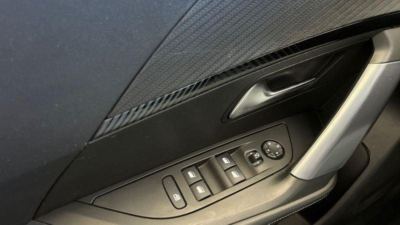 Peugeot 2008 II 2020 1.2 PureTech 130cv Allure S&S