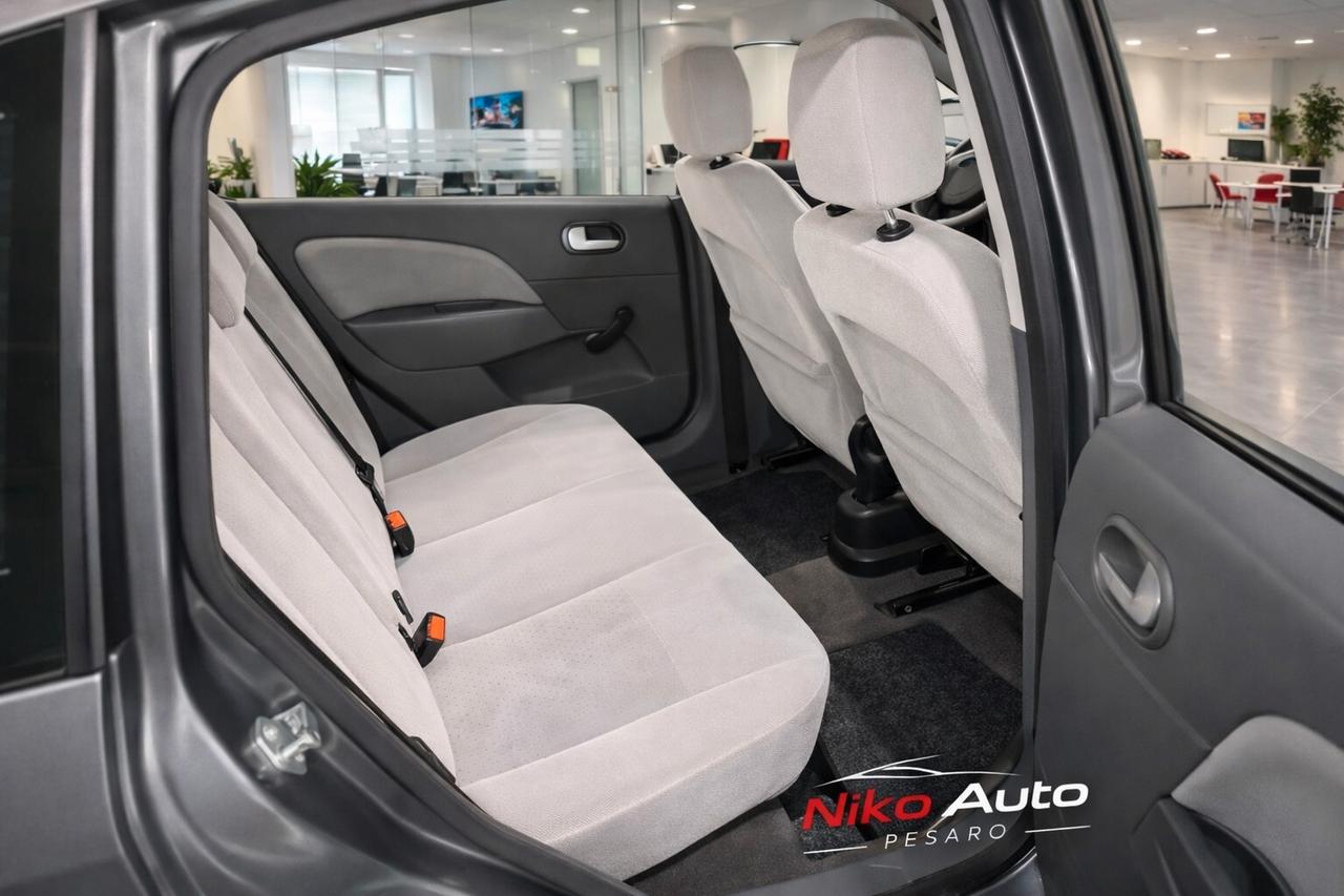 Ford Fiesta 1.4 16V 5p. Ghia EURO4 NEOPATENTATI ECCONOMICA