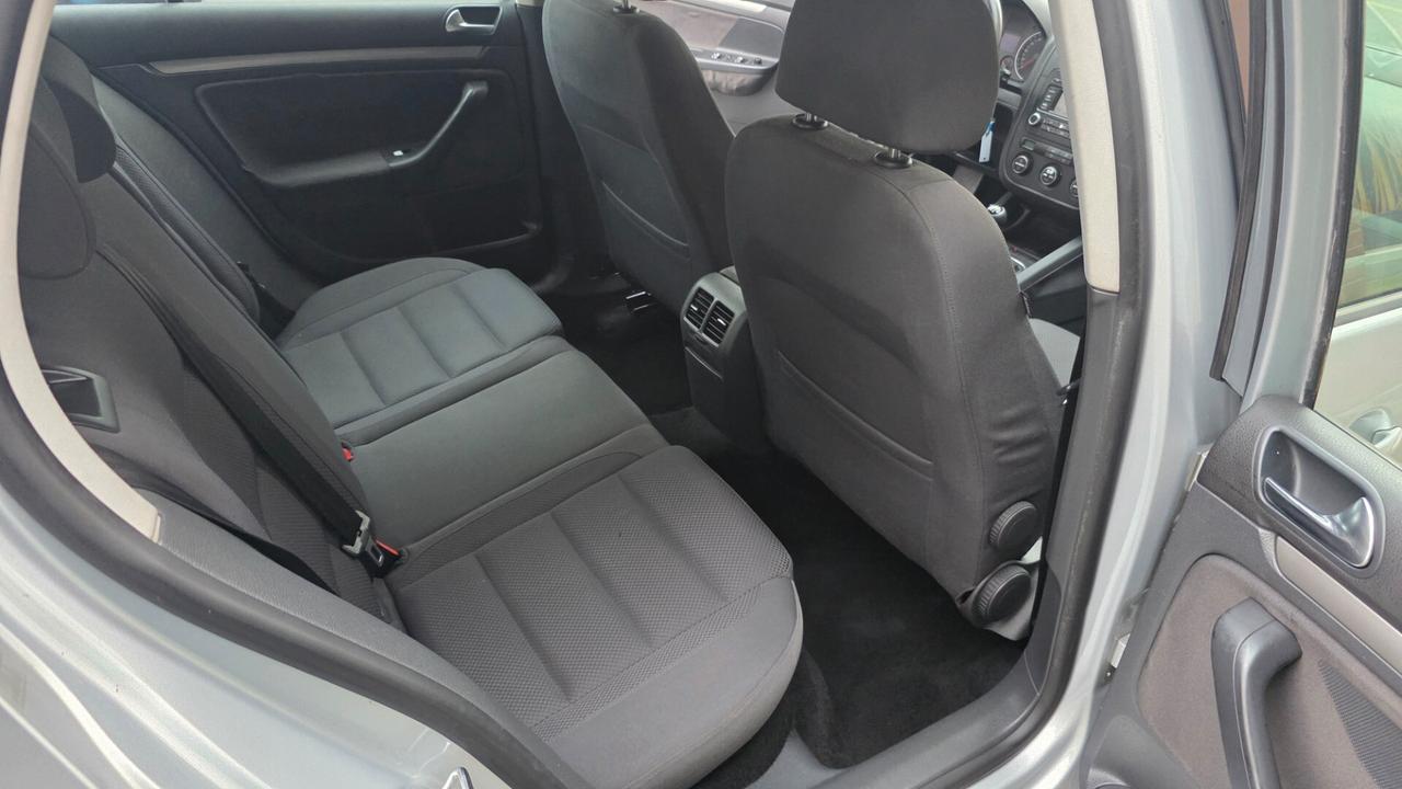 Volkswagen Golf 1.6 16V FSI 5p. Comfortline