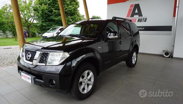 NISSAN Pathfinder 2.5 dCi LE