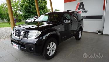 NISSAN Pathfinder 2.5 dCi LE