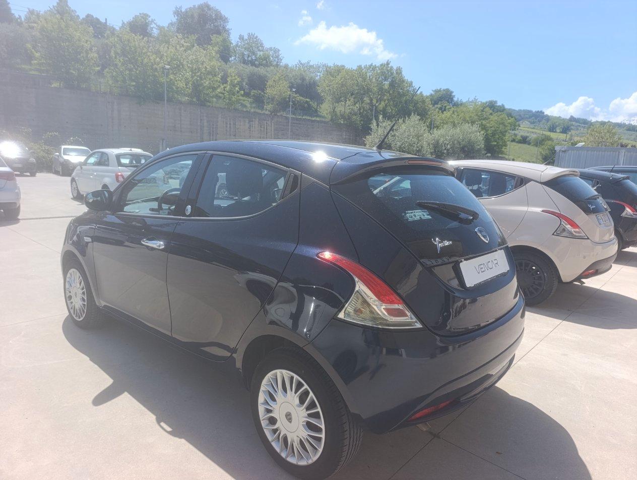 Lancia Ypsilon 5 Porte Ypsilon 1.2 Silver ecochic Gpl 69cv