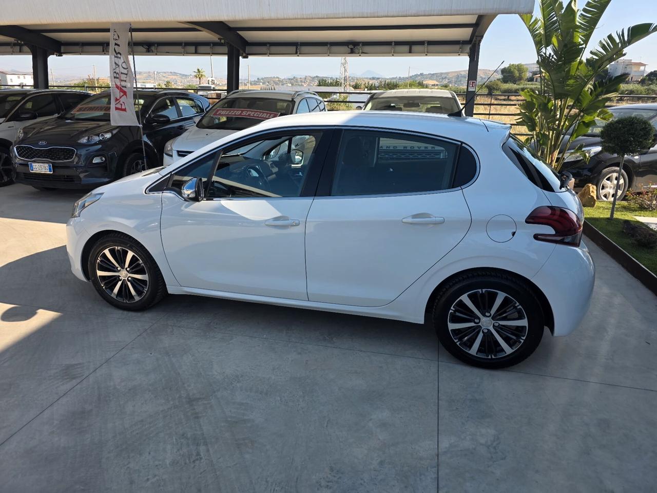 Peugeot 208 BlueHDi 75 5 porte Allure